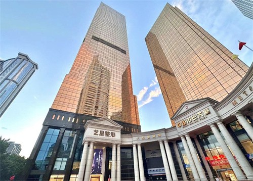 廣州藝星4月星粉節(jié)：微整/皮膚/整外科通通美力鉅惠，消費每滿1萬享開盲盒一次
