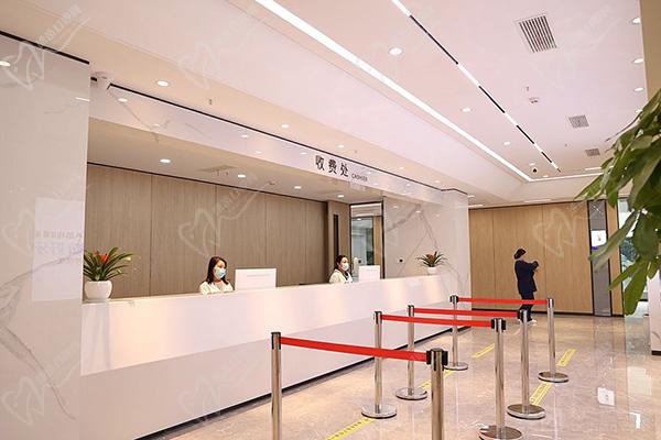 成都中諾口腔醫(yī)院種植牙多少錢(qián)