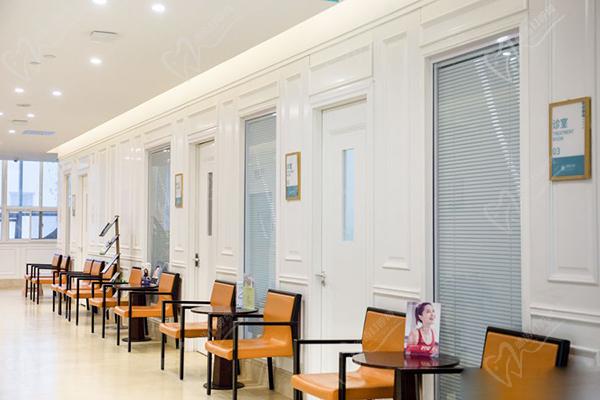 西安團圓口腔醫(yī)院半全口種植技術(shù)先進