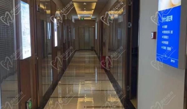 株洲優(yōu)伢仕口腔醫(yī)院過(guò)道