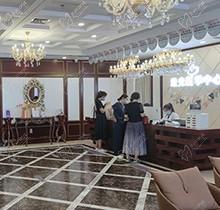 北京京城皮膚醫(yī)院收費(fèi)高不高？從2024收費(fèi)標(biāo)準(zhǔn)表看隆胸吸脂私密價(jià)格不高